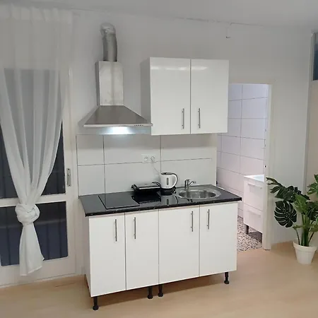 Sunny Double Bed Metro L5 - L1 * Barselona